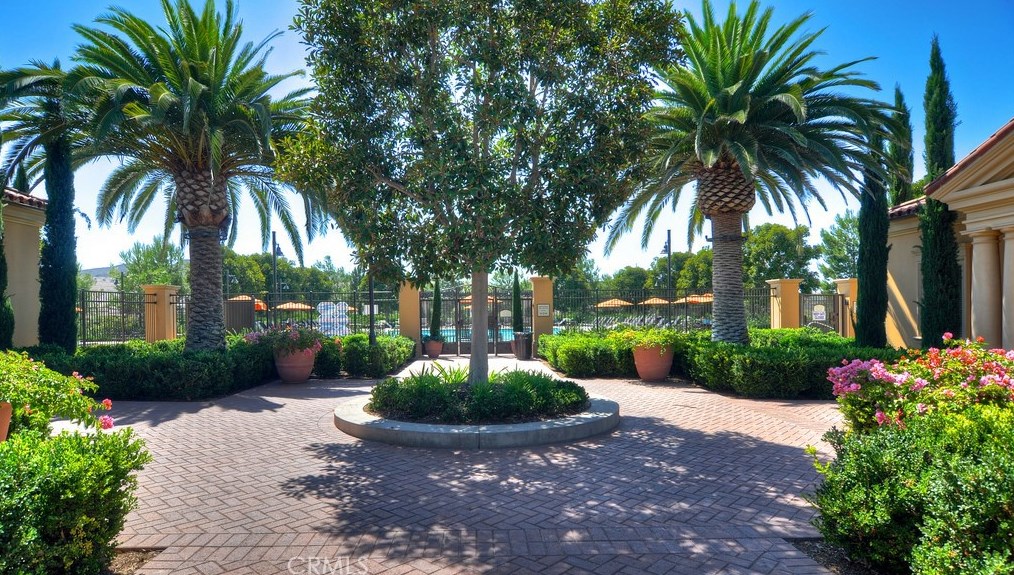 62 Livia, Irvine CA  92618-0102 exterior