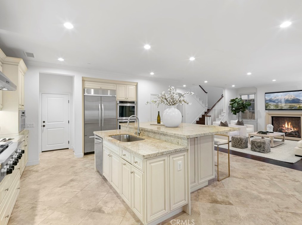 62 Livia, Irvine CA  92618-0102 exterior