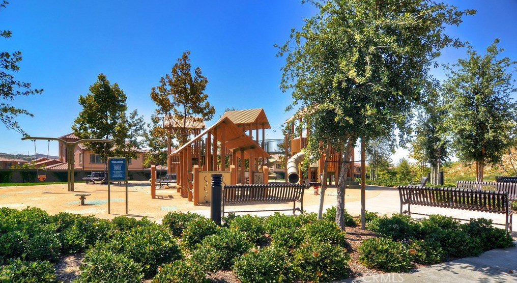 62 Livia, Irvine CA  92618-0102 exterior