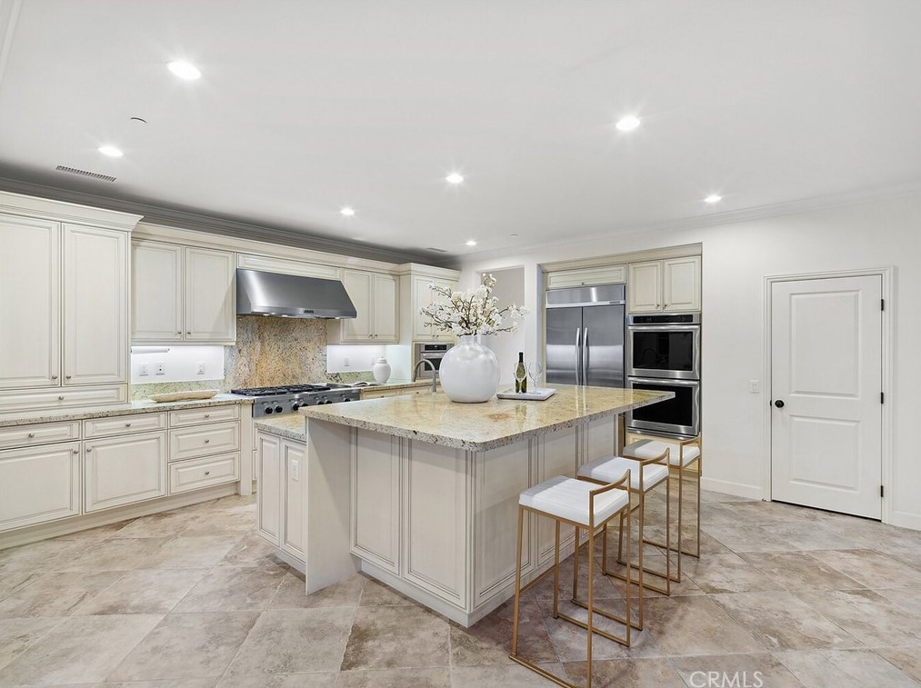 62 Livia, Irvine CA  92618-0102 exterior