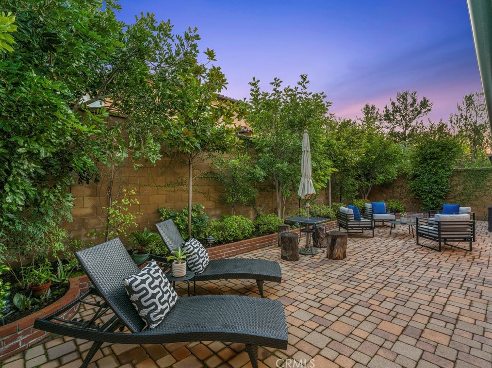 62 Livia, Irvine CA  92618-0102 exterior