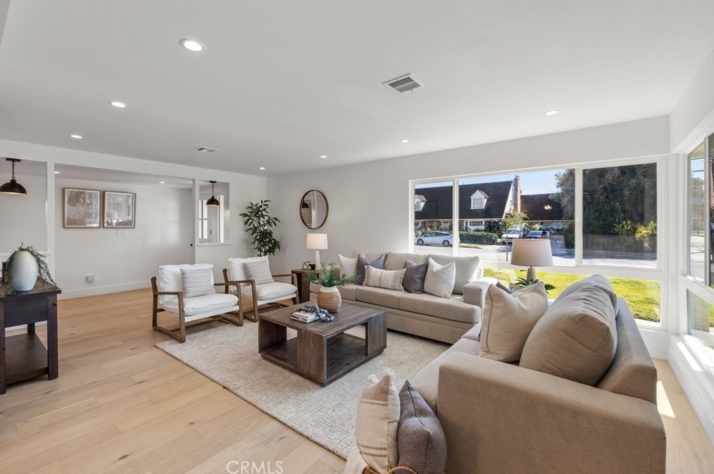 905 E Adams Ave, Orange, CA 92867