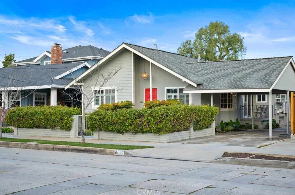 4035 Colorado St, Long Beach, CA 90814-2820