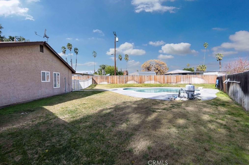 6818 Canoga Pl, Riverside CA  92504-2101 exterior