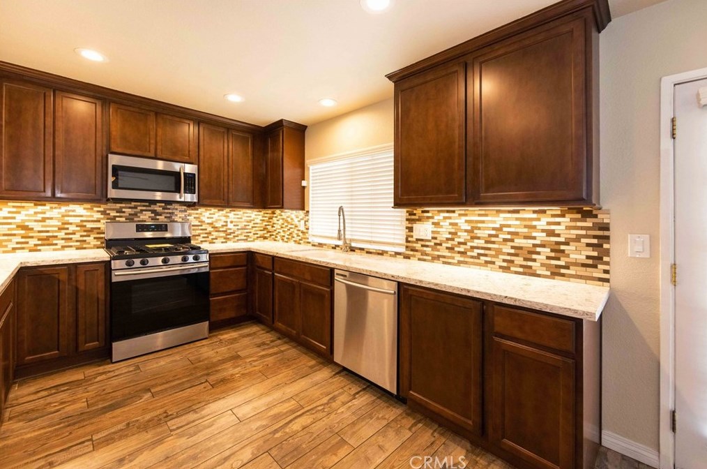 6818 Canoga Pl, Riverside CA  92504-2101 exterior