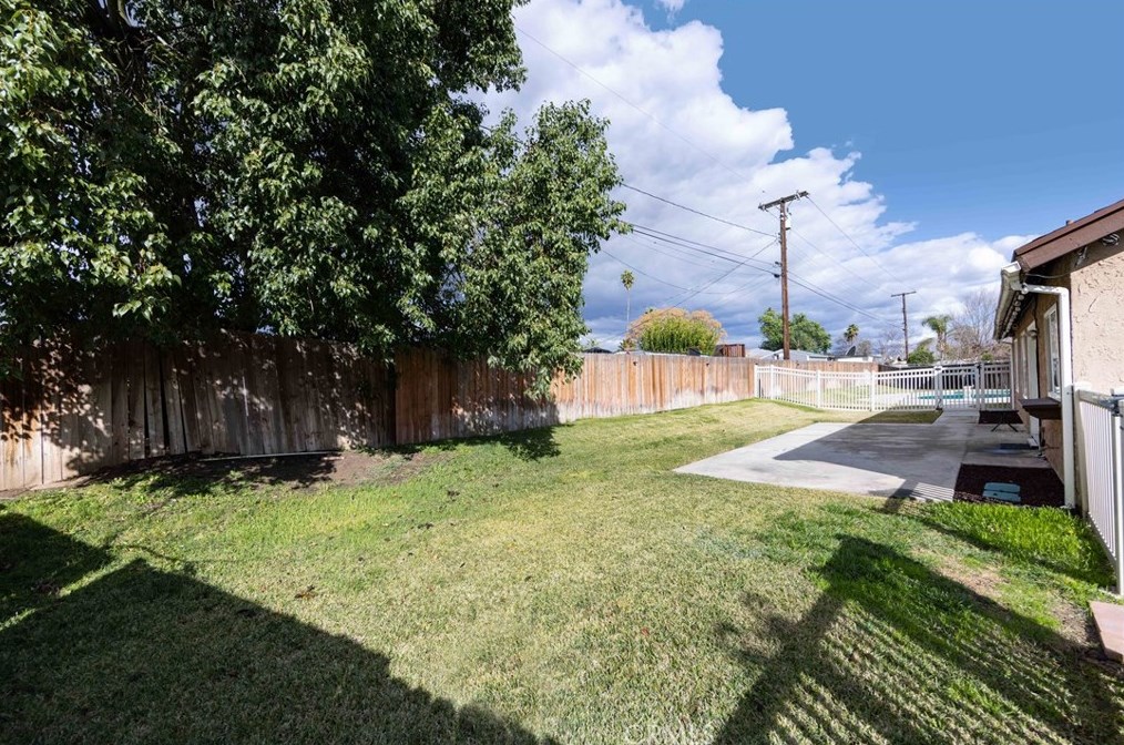 6818 Canoga Pl, Riverside CA  92504-2101 exterior