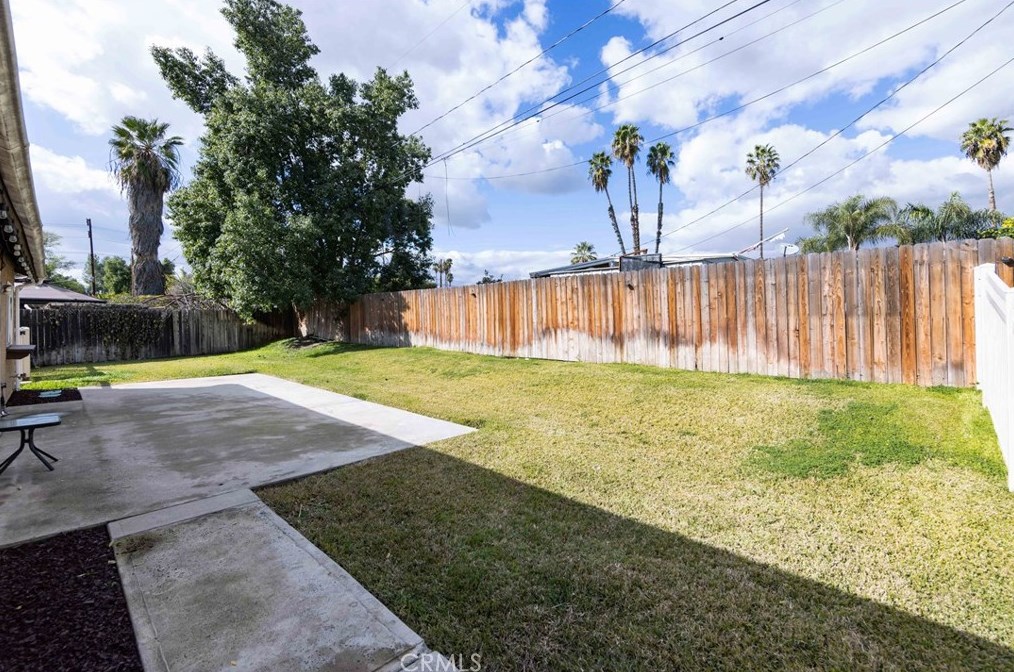 6818 Canoga Pl, Riverside CA  92504-2101 exterior