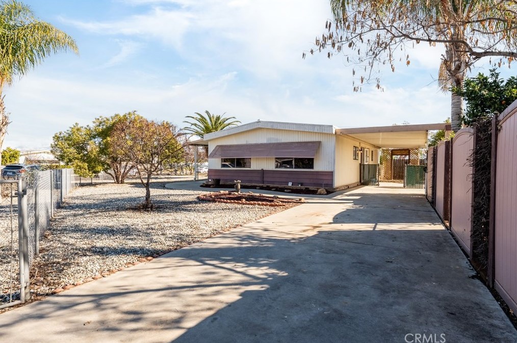 34955 Shannon Dr, Hemet, CA 92545-3469