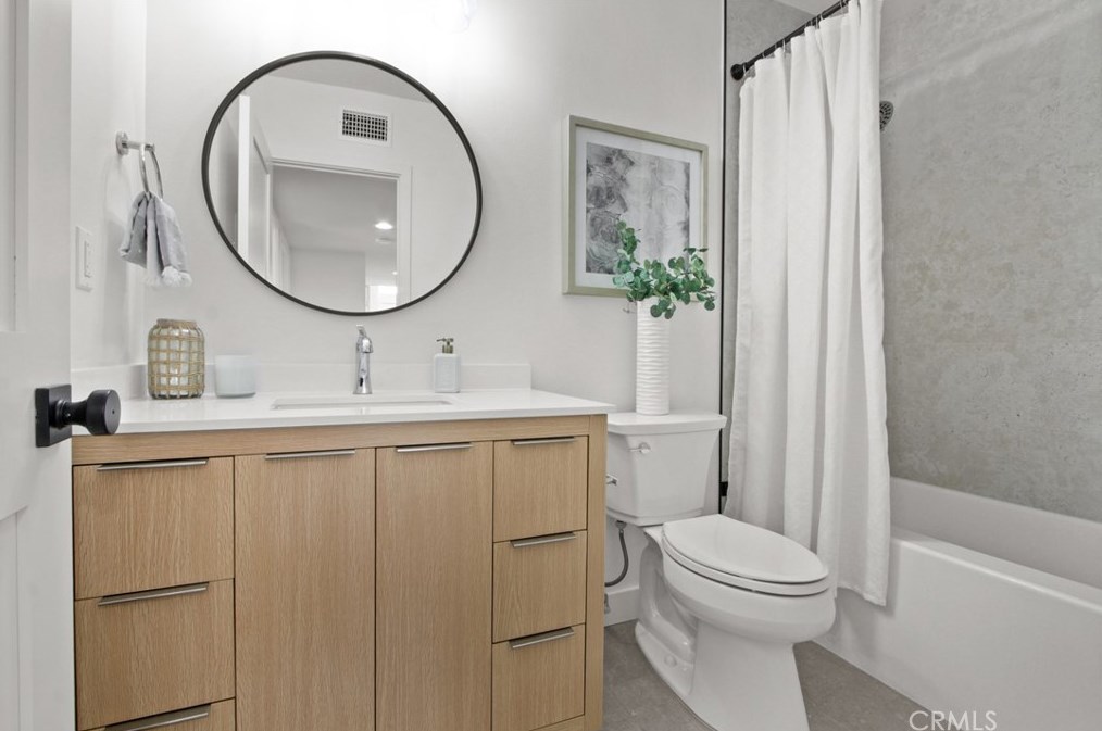 9361 Candlewood Dr, Huntington Beach CA  92646-4725 exterior