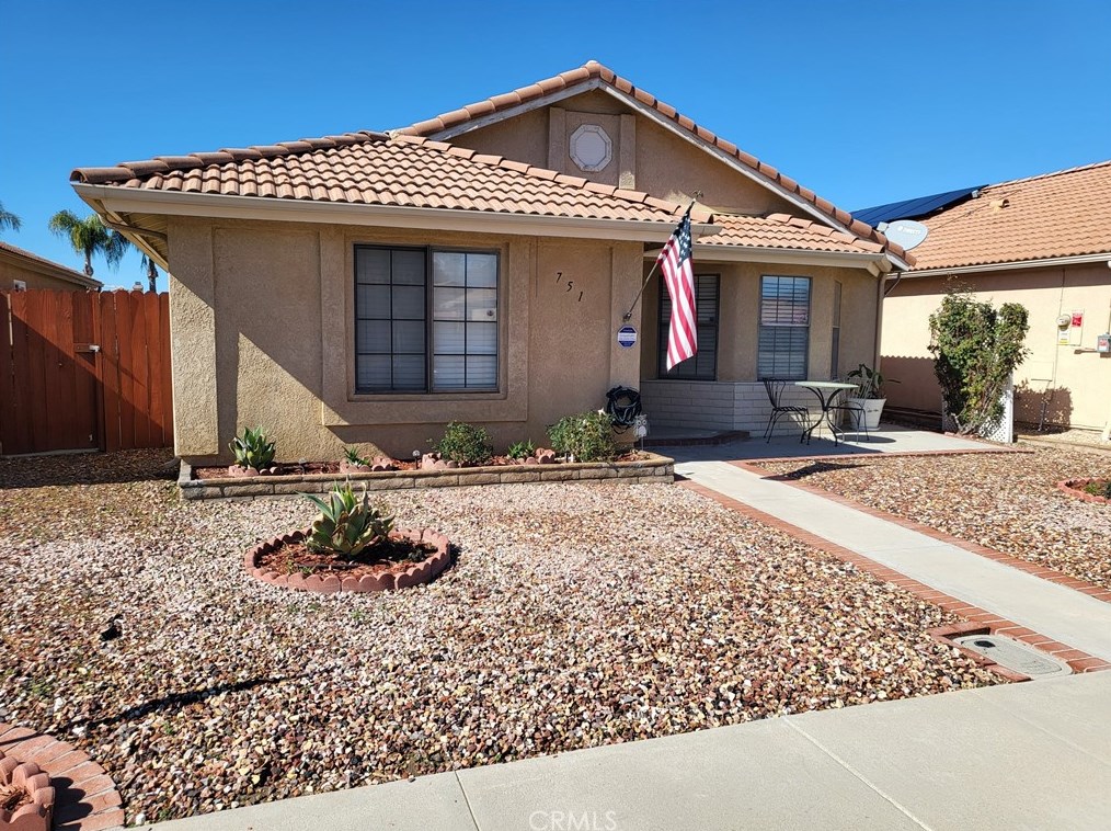 751 Alondra Dr, Hemet, CA 92545