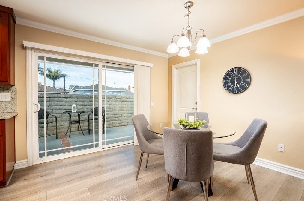 6532 Kilda Cir, Huntington Beach CA  92647-5625 exterior