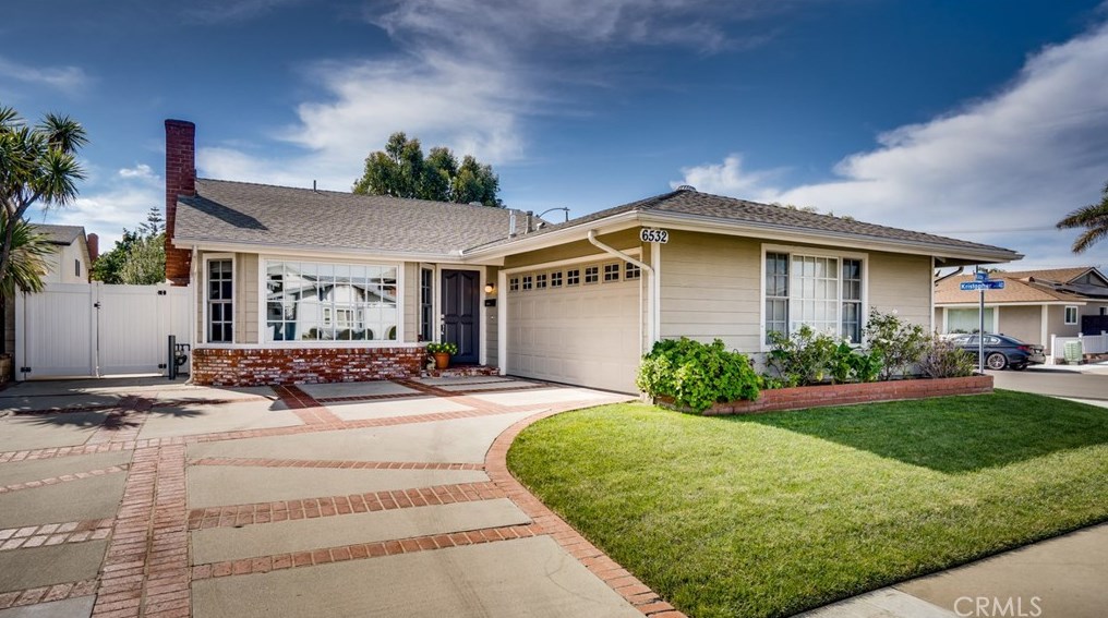 6532 Kilda Cir, Huntington Beach CA  92647-5625 exterior