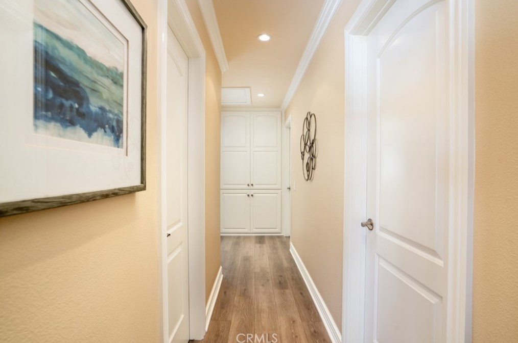 6532 Kilda Cir, Huntington Beach CA  92647-5625 exterior