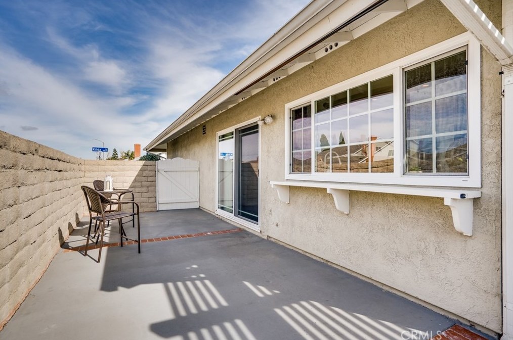 6532 Kilda Cir, Huntington Beach CA  92647-5625 exterior
