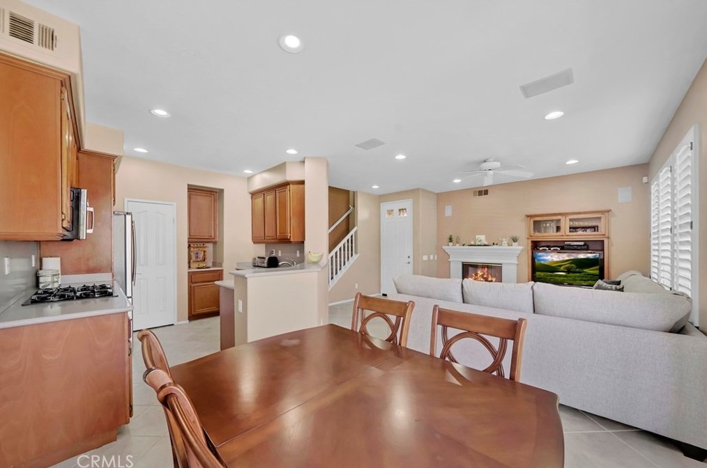 28 Moonstone, Irvine CA  92602-1610 exterior