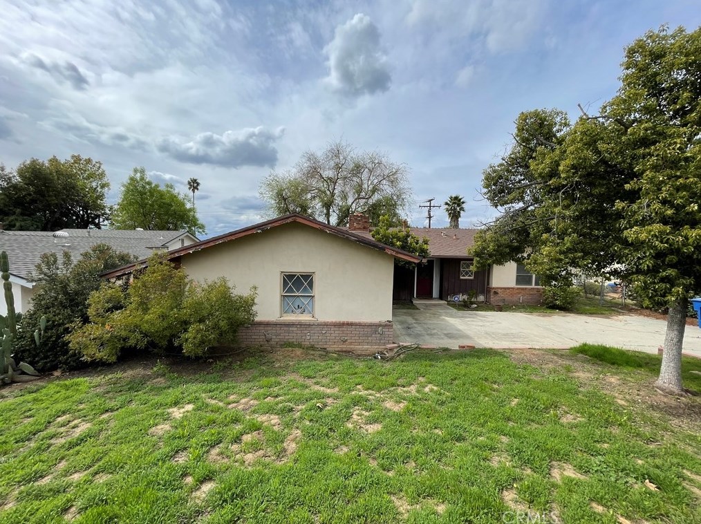2953 Floral Ave, Riverside, CA 92507-3217