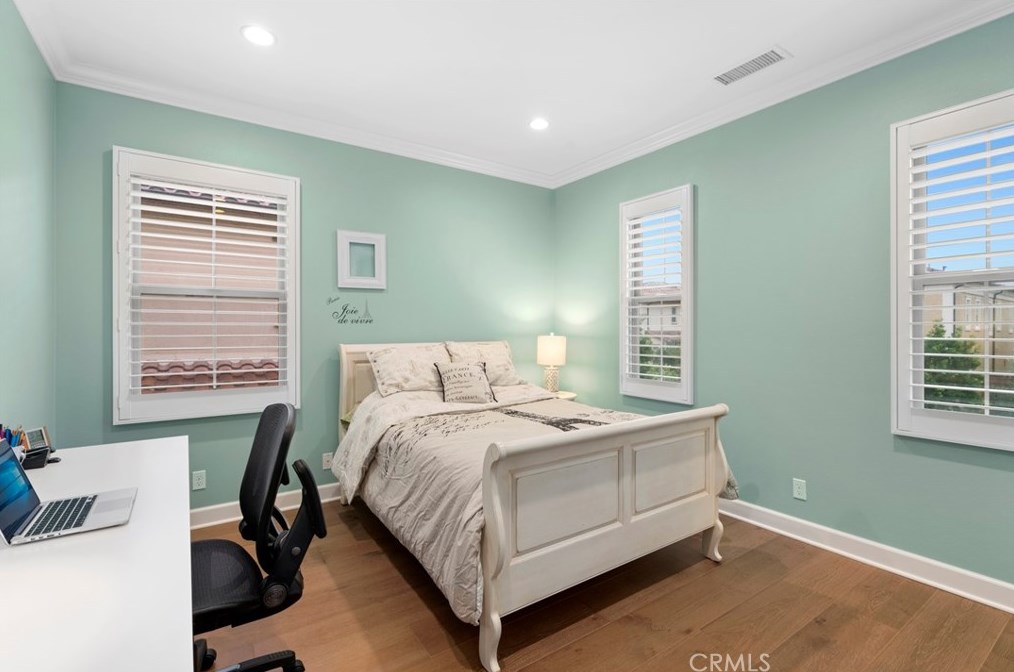 59 Hazelton, Irvine CA  92620-2189 exterior