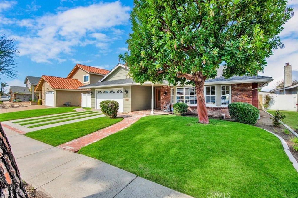 11583 Quartz Ave, Santa Ana, CA 92708-2527