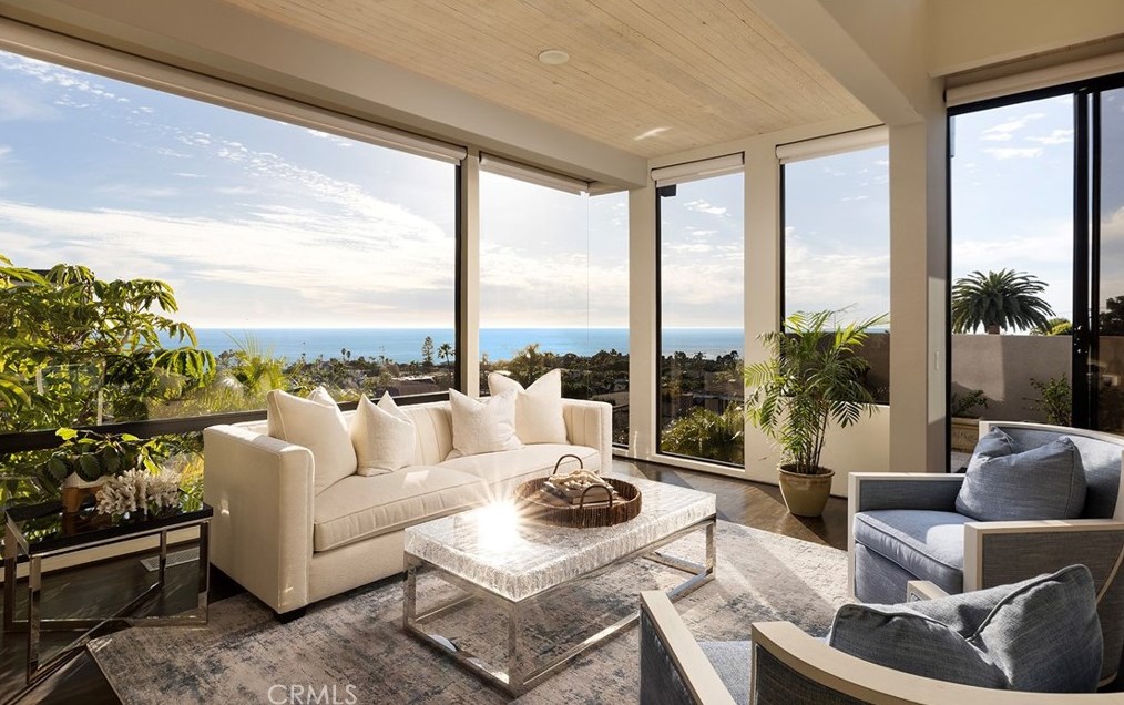 319 Viejo St, Laguna Beach, CA 92651-1461