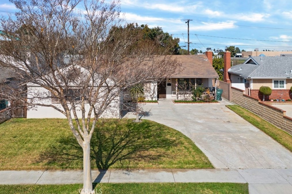 5181 Dovewood Dr, Huntington Beach, CA 92649
