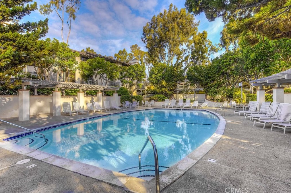 16 Montanas Sud, Irvine CA  exterior