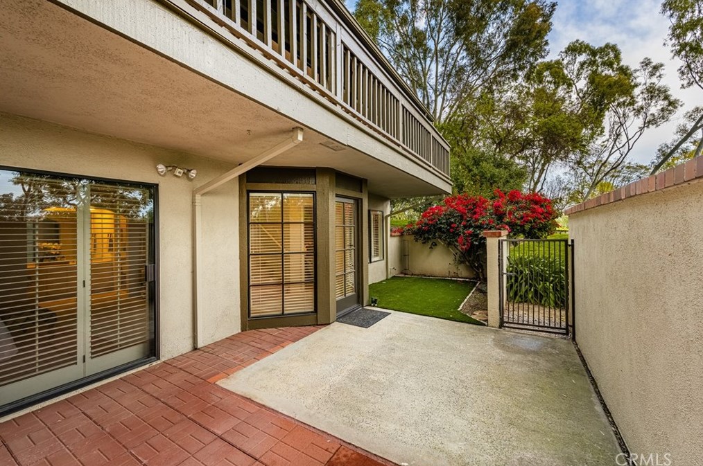 16 Montanas Sud, Irvine CA  exterior