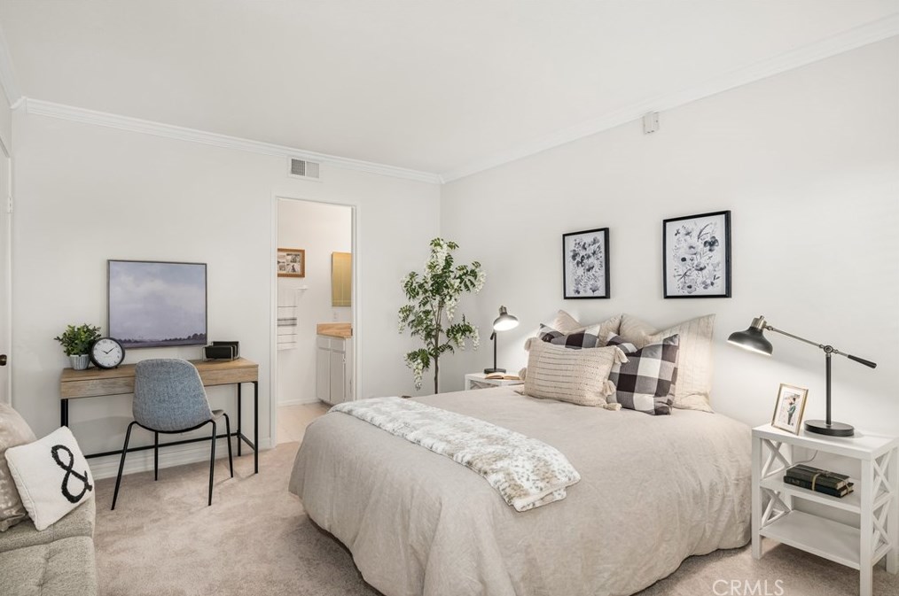 16 Montanas Sud, Irvine CA  exterior