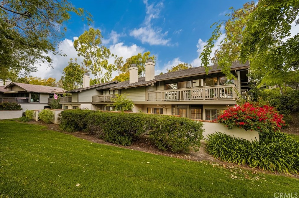 16 Montanas Sud, Irvine CA  exterior