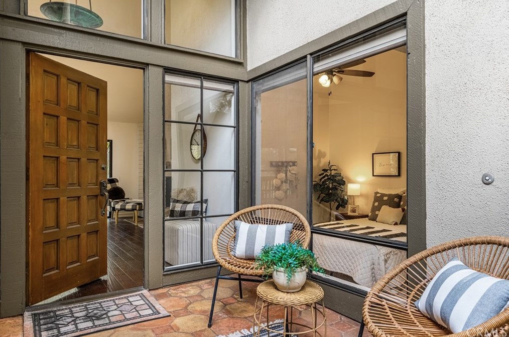 16 Montanas Sud, Irvine CA  exterior