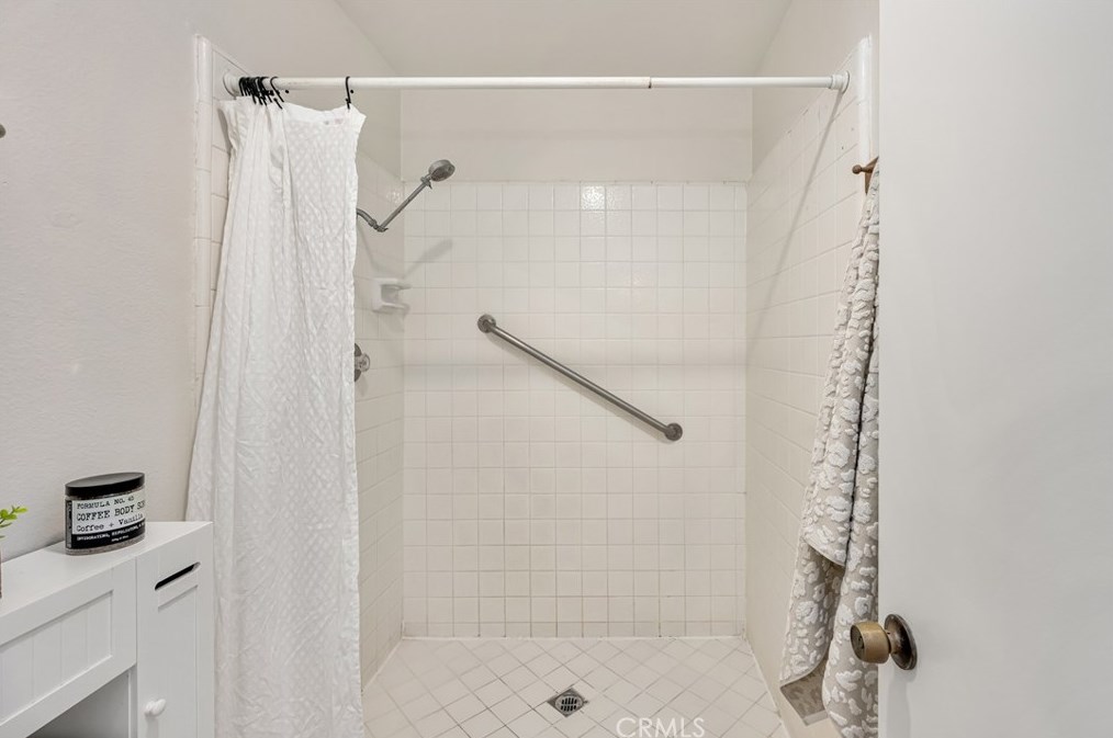 16 Montanas Sud, Irvine CA  exterior