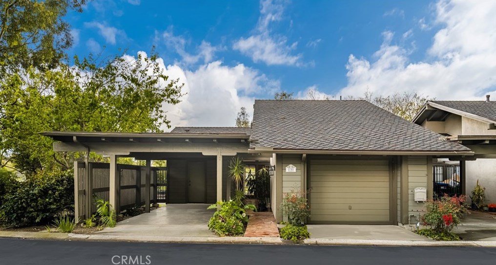 16 Montanas Sud, Irvine CA  exterior