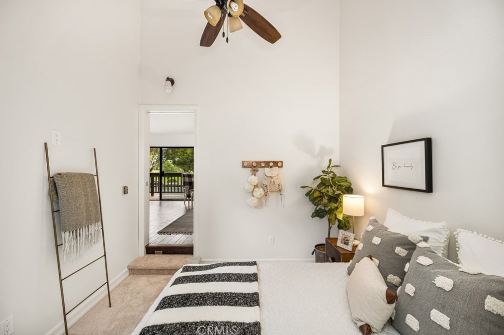 16 Montanas Sud, Irvine CA  exterior