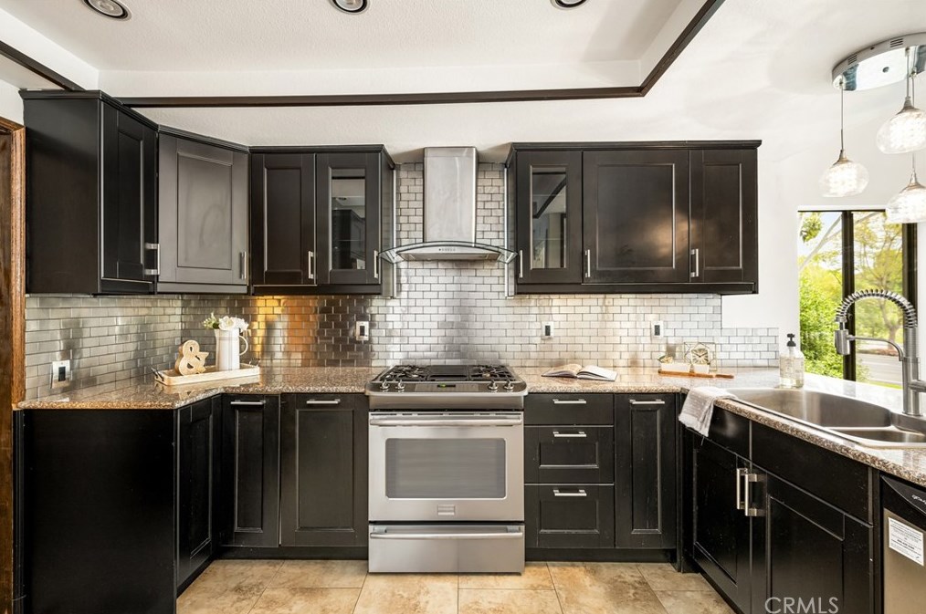 16 Montanas Sud, Irvine CA  exterior