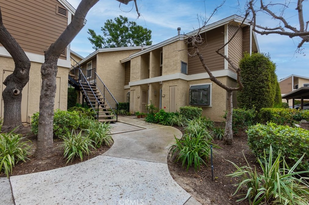 62 Lakepines, Irvine CA  92620-1916 exterior