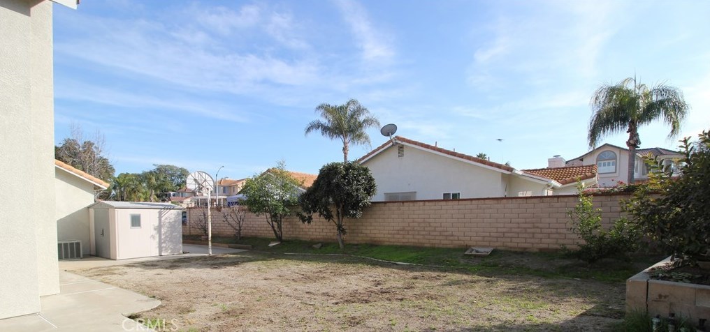 6831 Ironwood Dr, Riverside CA  92506-6517 exterior