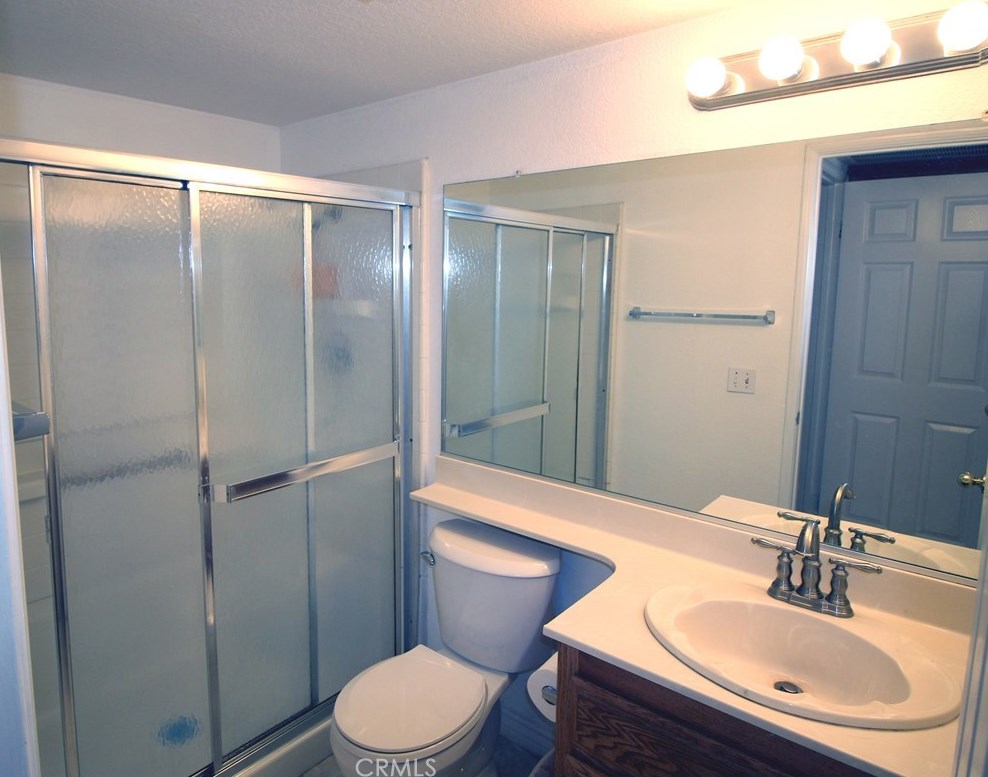 6831 Ironwood Dr, Riverside CA  92506-6517 exterior