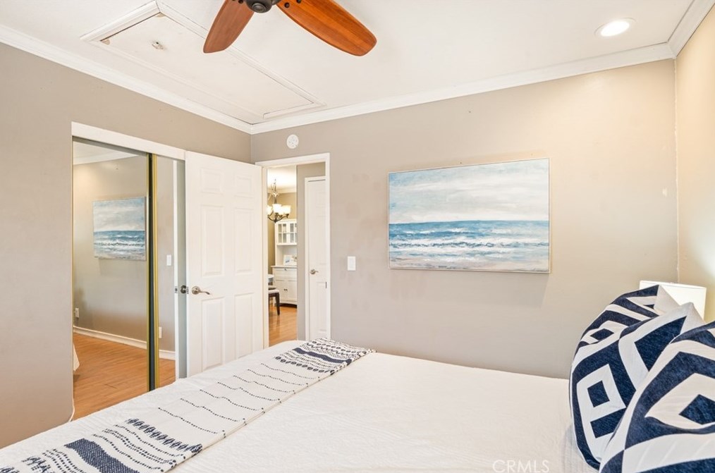 19866 Bushard St, Huntington Beach CA  92646-4027 exterior