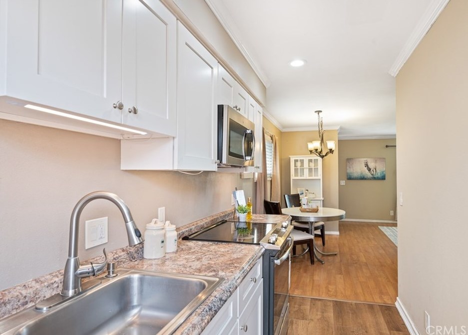 19866 Bushard St, Huntington Beach CA  92646-4027 exterior
