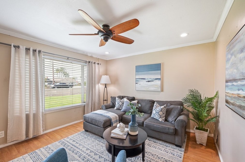 19866 Bushard St, Huntington Beach CA  92646-4027 exterior