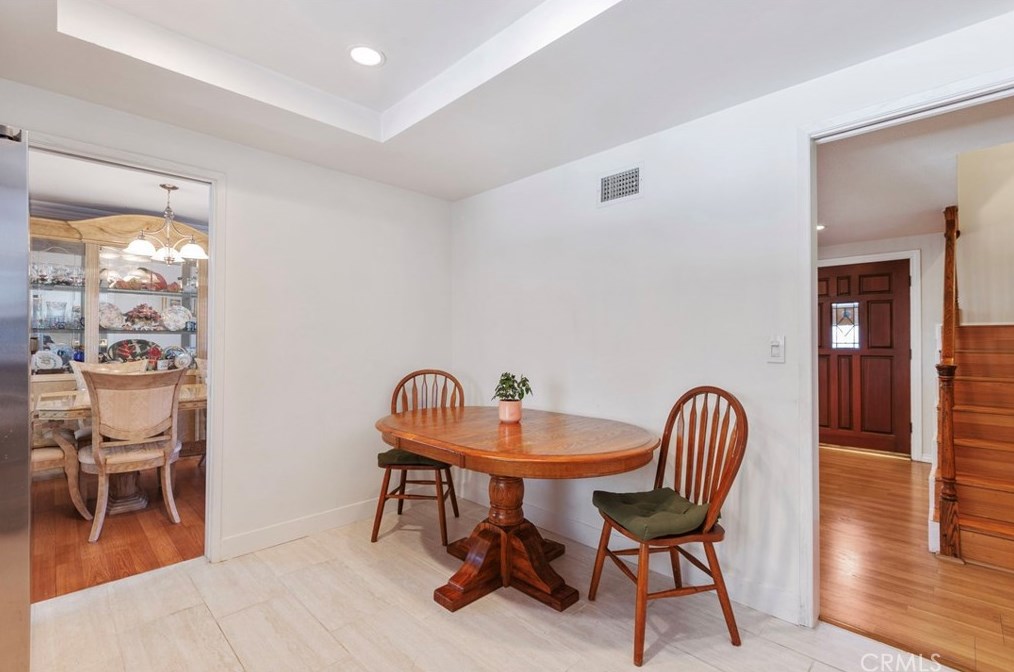 14872 Elm Ave, Irvine CA  92606-2610 exterior