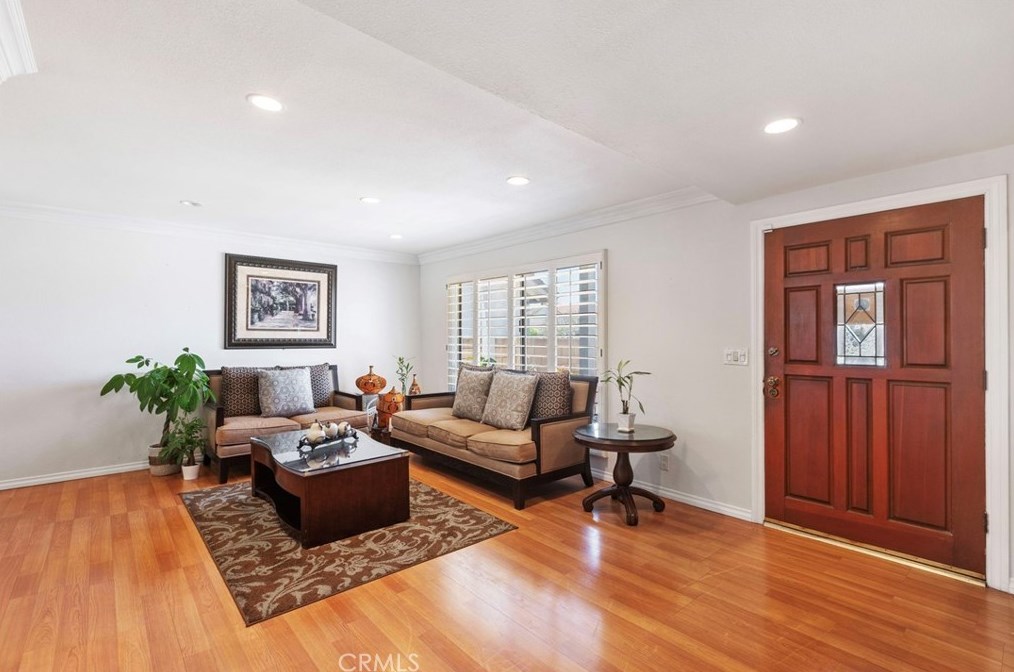 14872 Elm Ave, Irvine CA  92606-2610 exterior