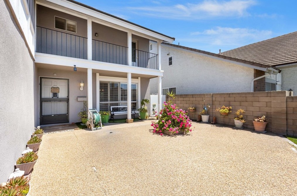 14872 Elm Ave, Irvine CA  92606-2610 exterior