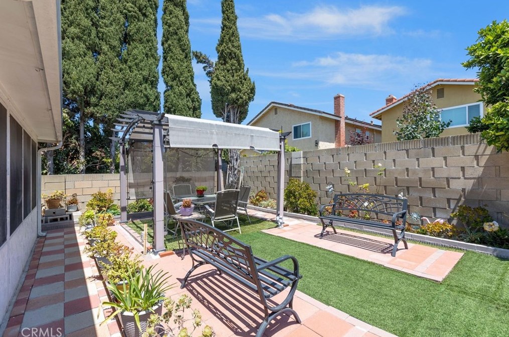 14872 Elm Ave, Irvine CA  92606-2610 exterior