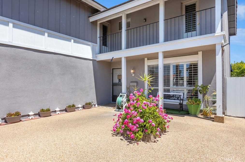 14872 Elm Ave, Irvine CA  92606-2610 exterior