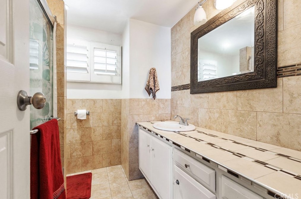 14872 Elm Ave, Irvine CA  92606-2610 exterior