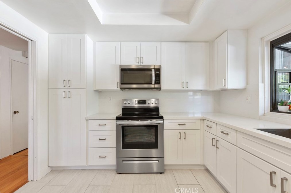 14872 Elm Ave, Irvine CA  92606-2610 exterior