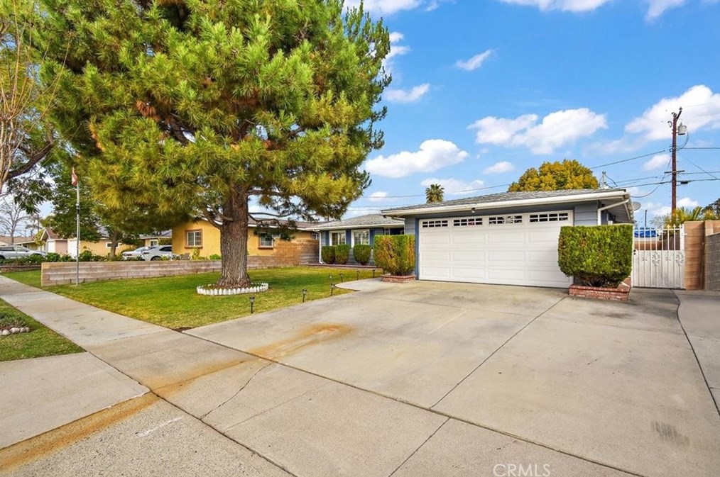 1413 Beacon Ave, Anaheim CA  92802-1717 exterior