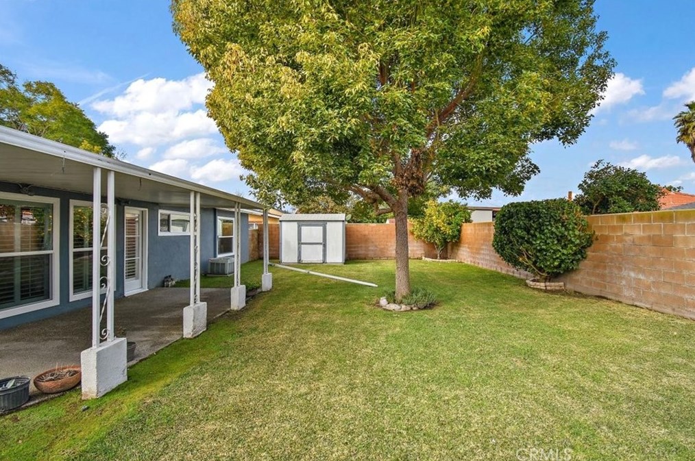 1413 Beacon Ave, Anaheim CA  92802-1717 exterior