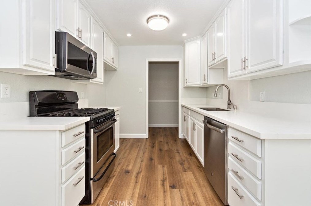 1413 Beacon Ave, Anaheim CA  92802-1717 exterior