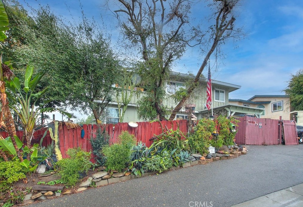 8592 Magnolia Ave, Orange, CA 92865